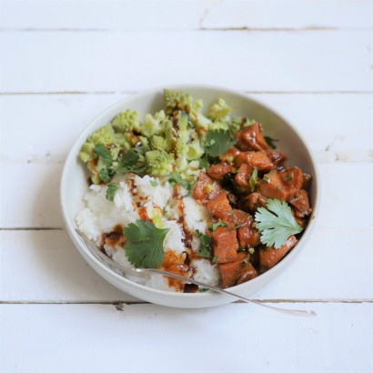 Buddha Bowl patates douces teriyaki et chou romanesco